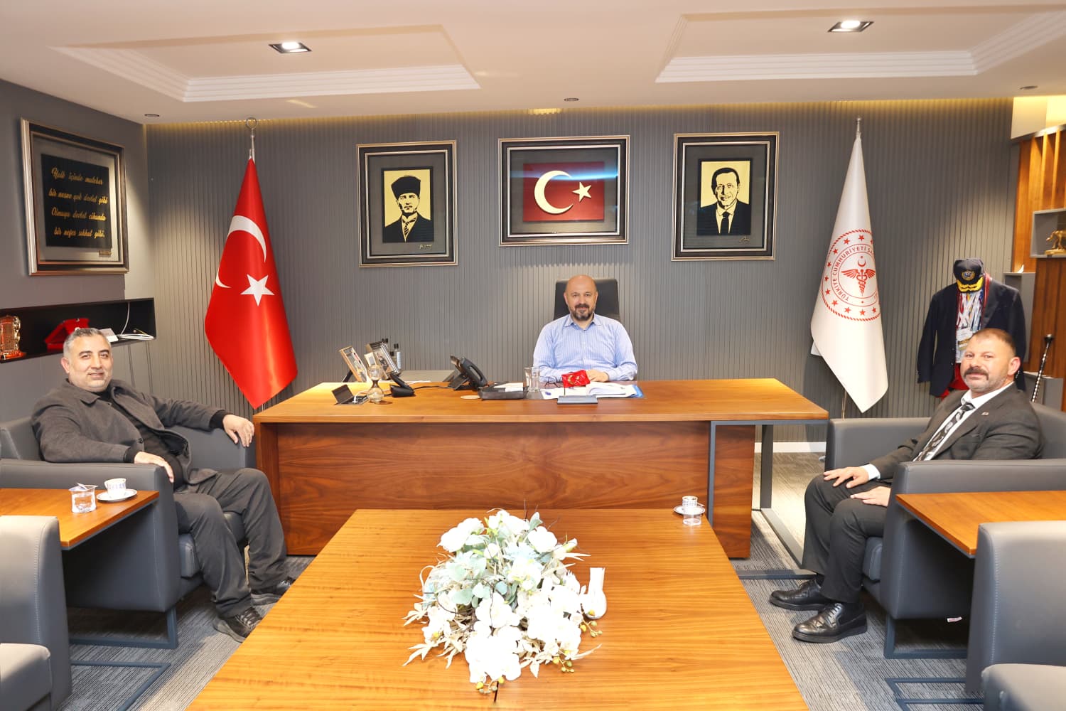 SAĞLIKTA ÖZVERİYE ANLAMLI TEŞEKKÜR ZİYARETİ