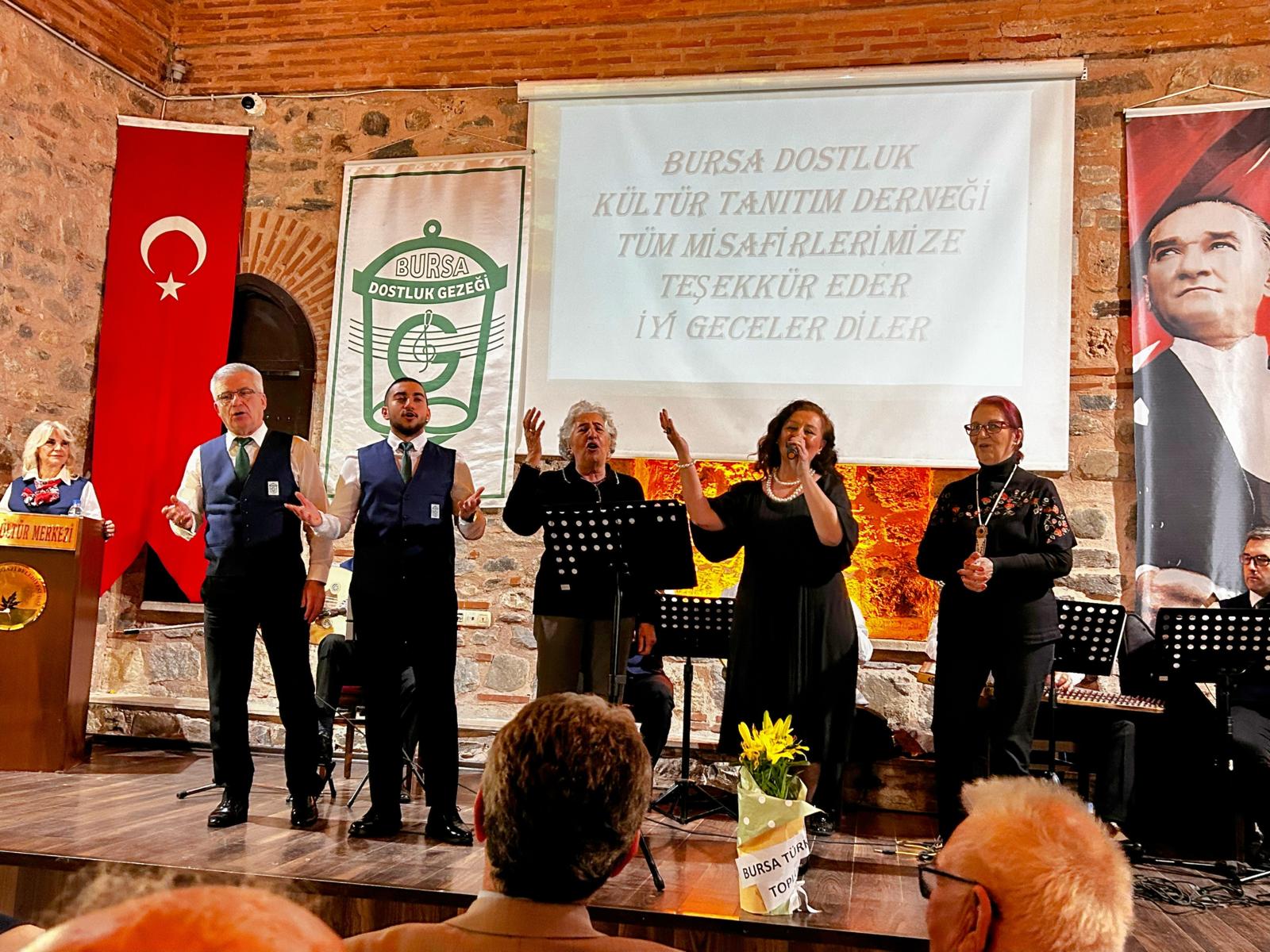 GELENEĞİN EZGİYLE BULUŞTUĞU BİR GEZEK AKŞAMI 