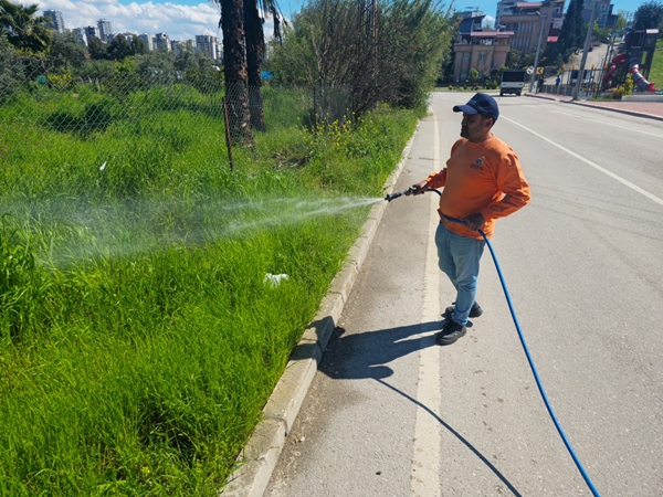 ÇUKUROVA BELEDİYESİ’NDEN PARK VE YEŞİL ALANLARDA YOĞUN MESAİ