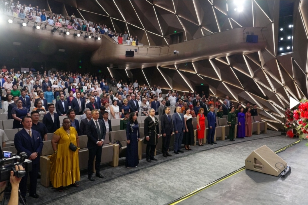 Hanoi’de Azerbaycan’ın Bağımsızlık Günü ve Vietnam ile Stratejik Ortaklık Yıldönümü Kutlandı