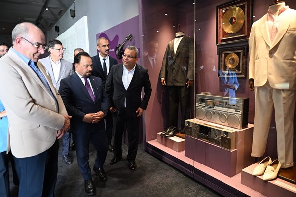 MHP GENEL BAŞKAN YARDIMCISI MEVLÜT KARAKAYA’DAN FERDİ TAYFUR SANAT MERKEZİ VE MÜZESİ’NE TAM NOT