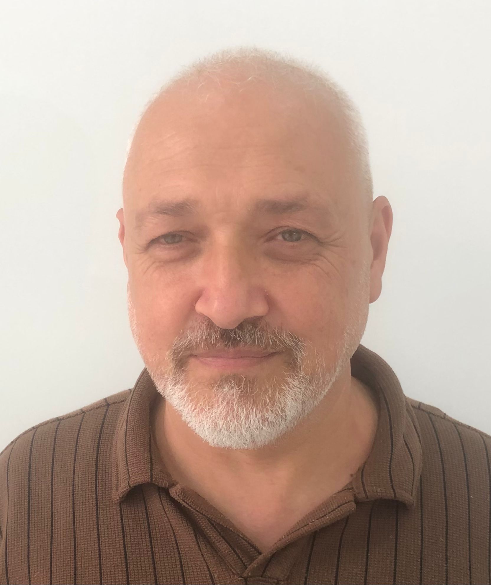 Âdem'den Adam Olmaya: Elif Gibi Dik Durmanın Hikâyesi